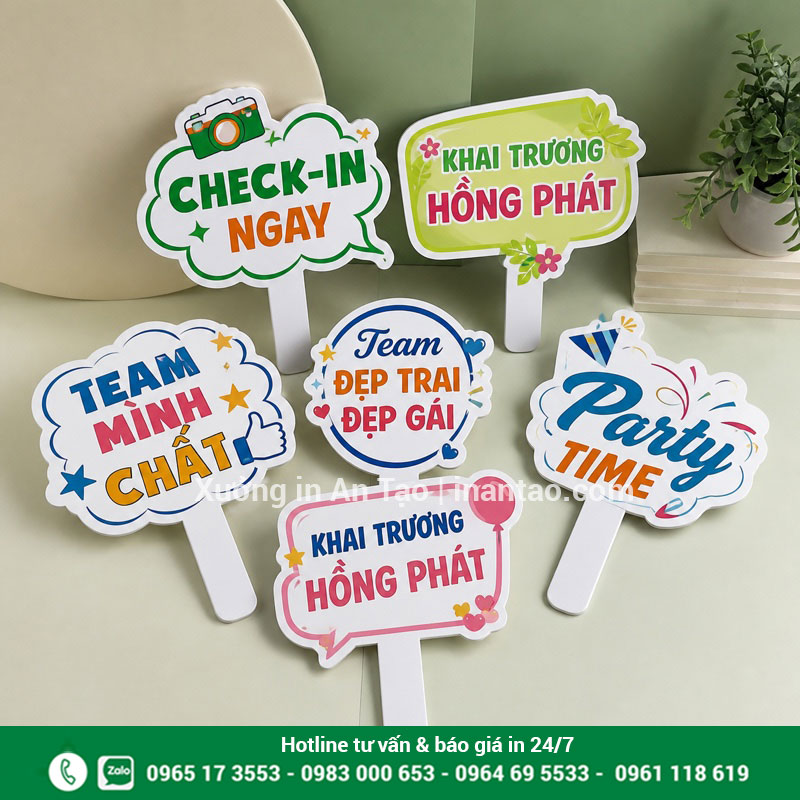 In hashtag cầm tay đẹp theo yêu cầu tại inthiepcuoi.net Bộ in hashtag cầm tay nhiều kiểu dáng hoàn thiện tại inthiepcuoi.net
